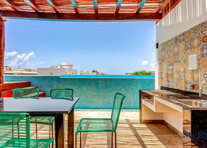 Premium Location Steps To 5th, Rooftop Pool & Bbq